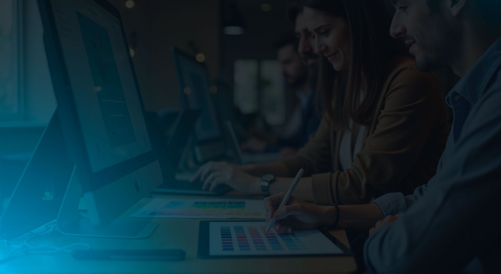 Equipo de MB DISEÑO trabajando